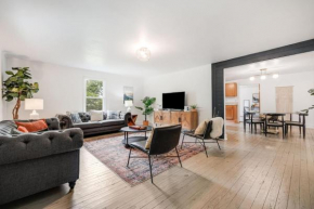 3 Bedroom Home, 5 mins to Biltmore Village, Deck with Views